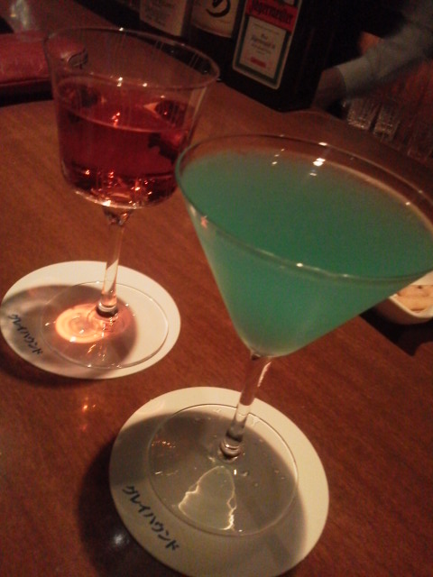 デートでも一人でも・お洒落なショットバー「BAR GREYHOUND」