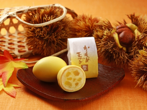 地元のお土産菓子でお茶タイム