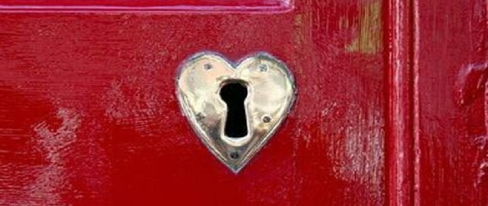 春に気をつけたい睡眠障害～日光浴で体内リズムを整えよう！～