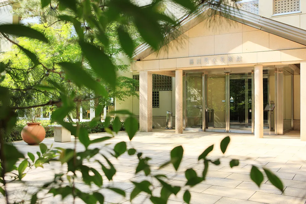 ひとりで過ごすホリディ特集〜【藤田喬平ガラス美術館】