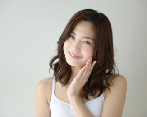 【できちゃったシミを消す】お金をかけずにシミを消す方法