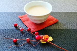 【甘酒のすすめ】冷え対策！夏にかけて飲みたいホット甘酒