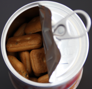 【緊急時に便利！】水と食料が大事！常備しておきたい非常食