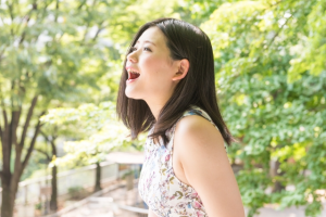 【モテる女が絶対にやらない行動】大きな声を出して不快感を与えない！