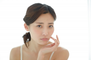 【秋の花粉症】肌が痒い…秋のアレルギー症状どうすれば？