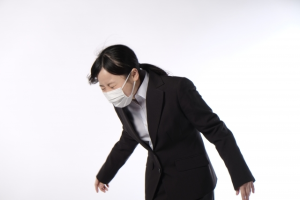 【秋の花粉症】ブタクサやヨモギ…吸引を防ぐ効果的な方法は？