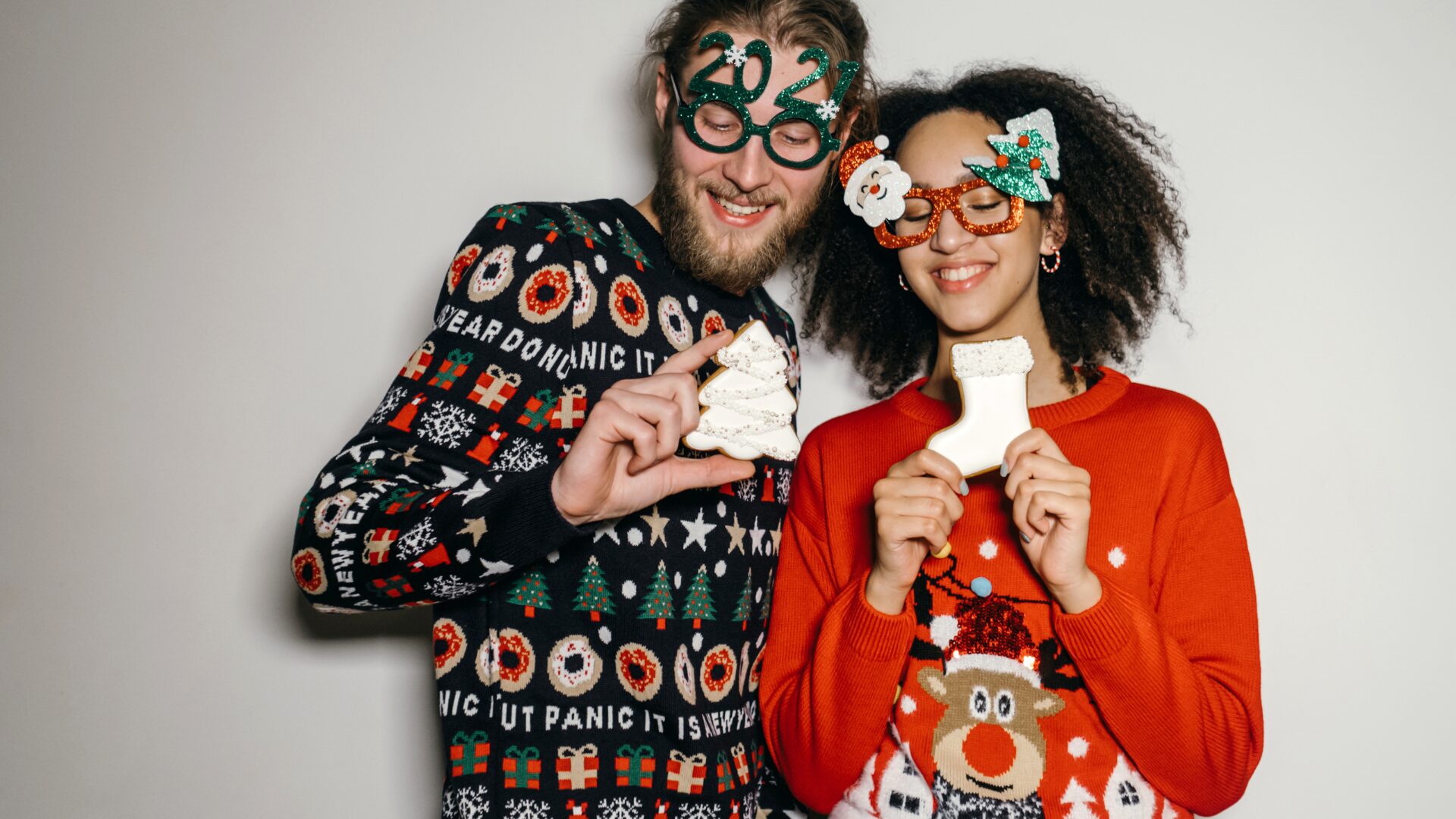 おしゃれ女子必見！クリスマスディナーにぴったりのファッション＆メイク術✨