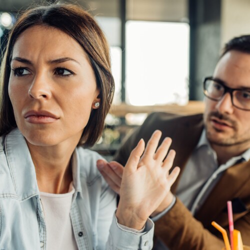 気をつけて！女性の行動でおじさんが勘違いしやすいサイン