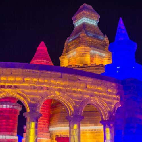 【冬の絶景✨】中国・ハルビンの氷祭りが開幕！幻想的な世界へ❄️