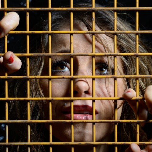 束縛する男の特徴と性格：見抜くポイントと対処法