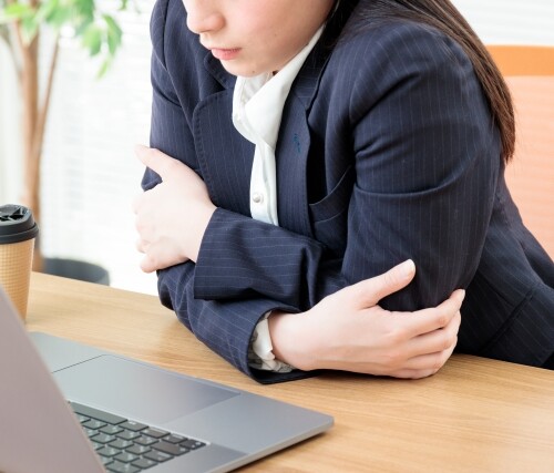 夏の「冷房問題」どうしてる？女子のリアル冷え対策🌬❄